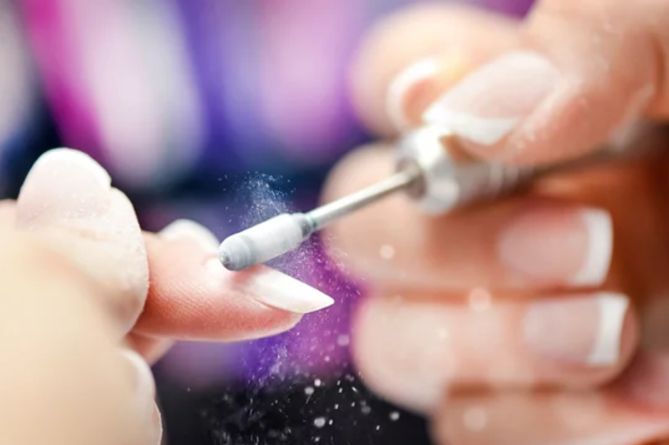 Amore Beauty Salon — manicur